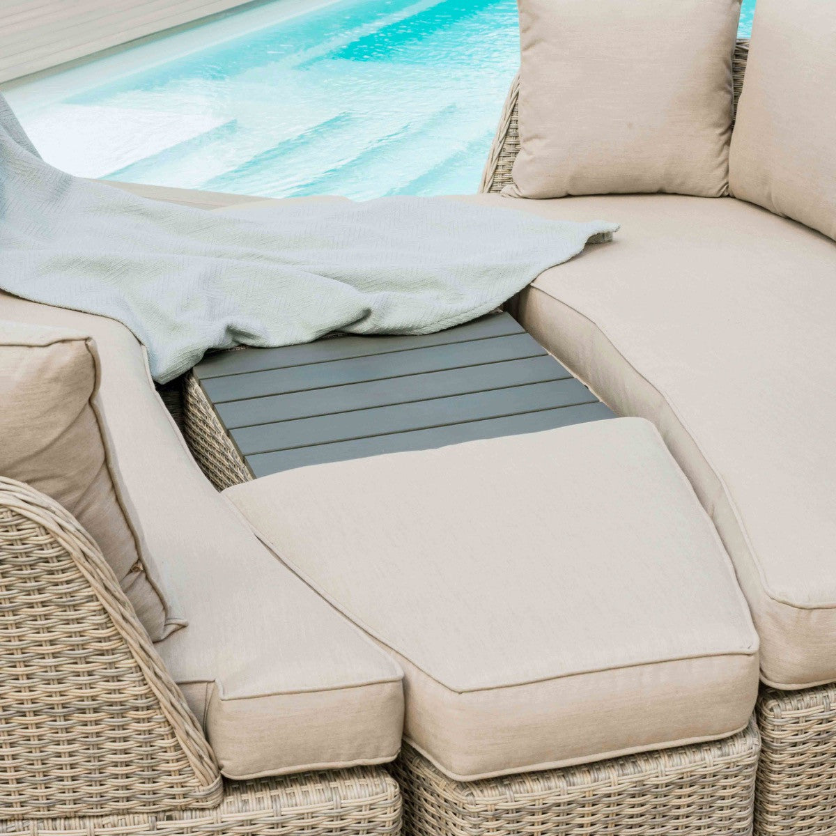 Maze Cotswold Grey Rattan Outdoor Daybed